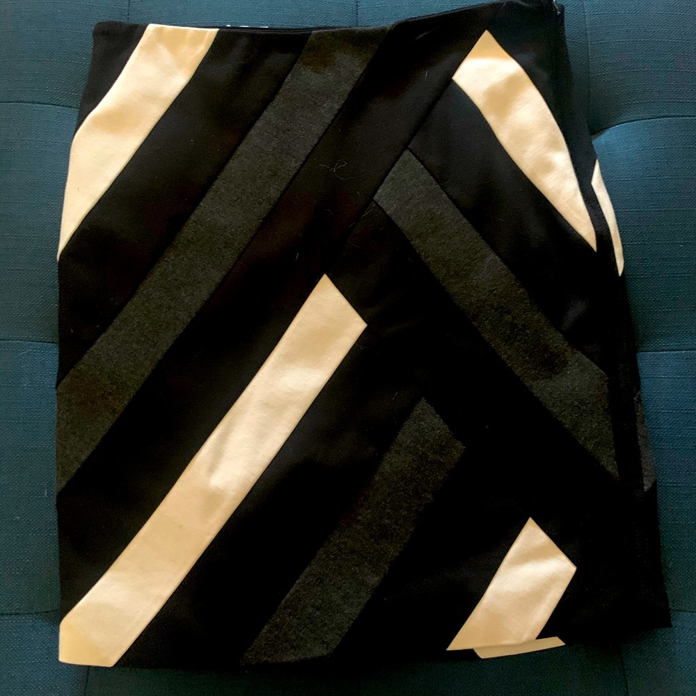 Just In‼️ White House Black Market Skirt